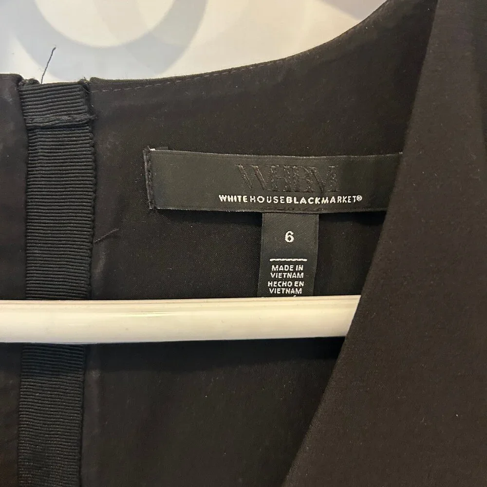 NWOT. White House Black Market Sleeveless V-Neck Colorblock Sheath - Picture 2 of 4